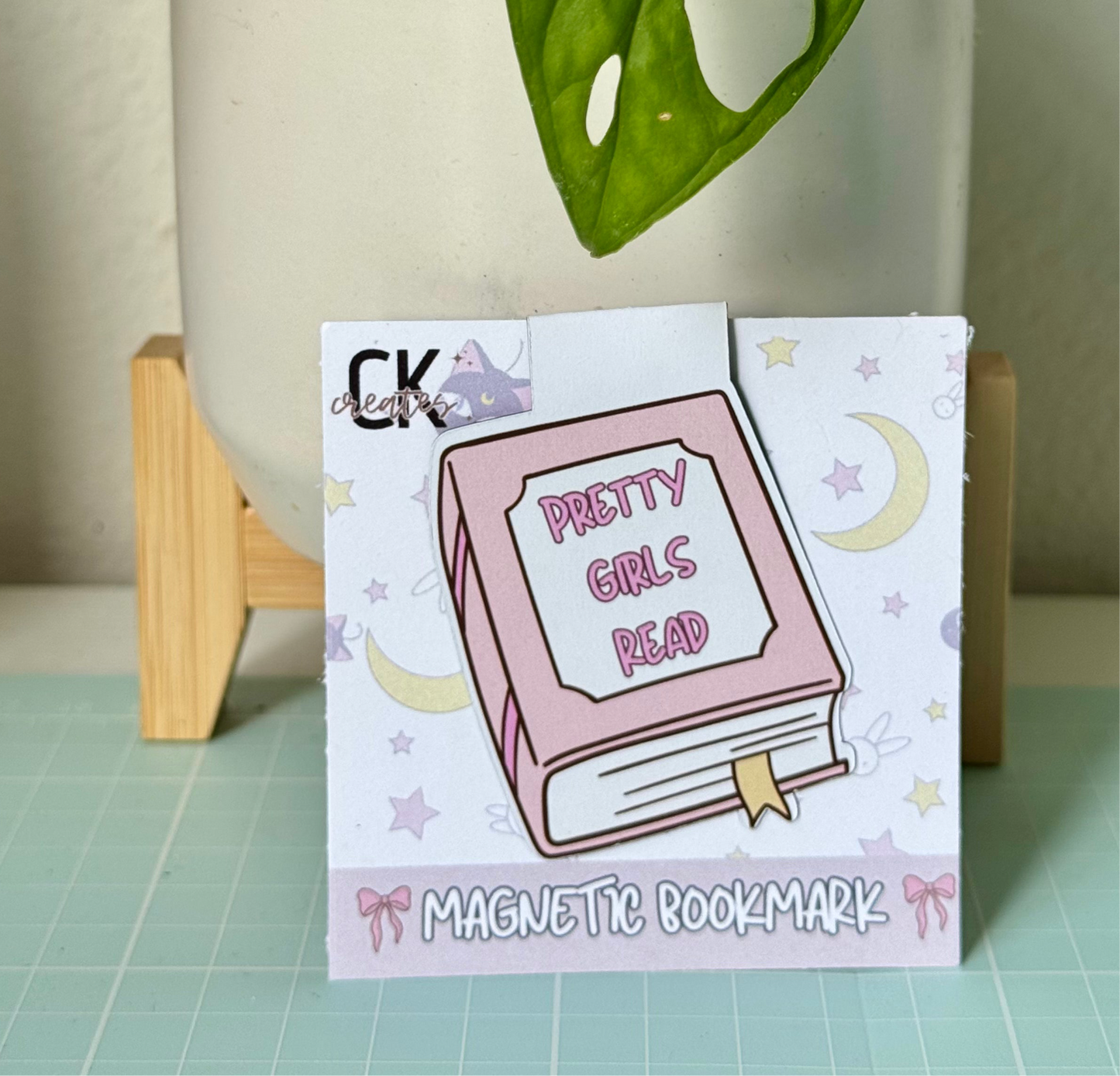 Pretty Girls Read Magnetic Bookmark