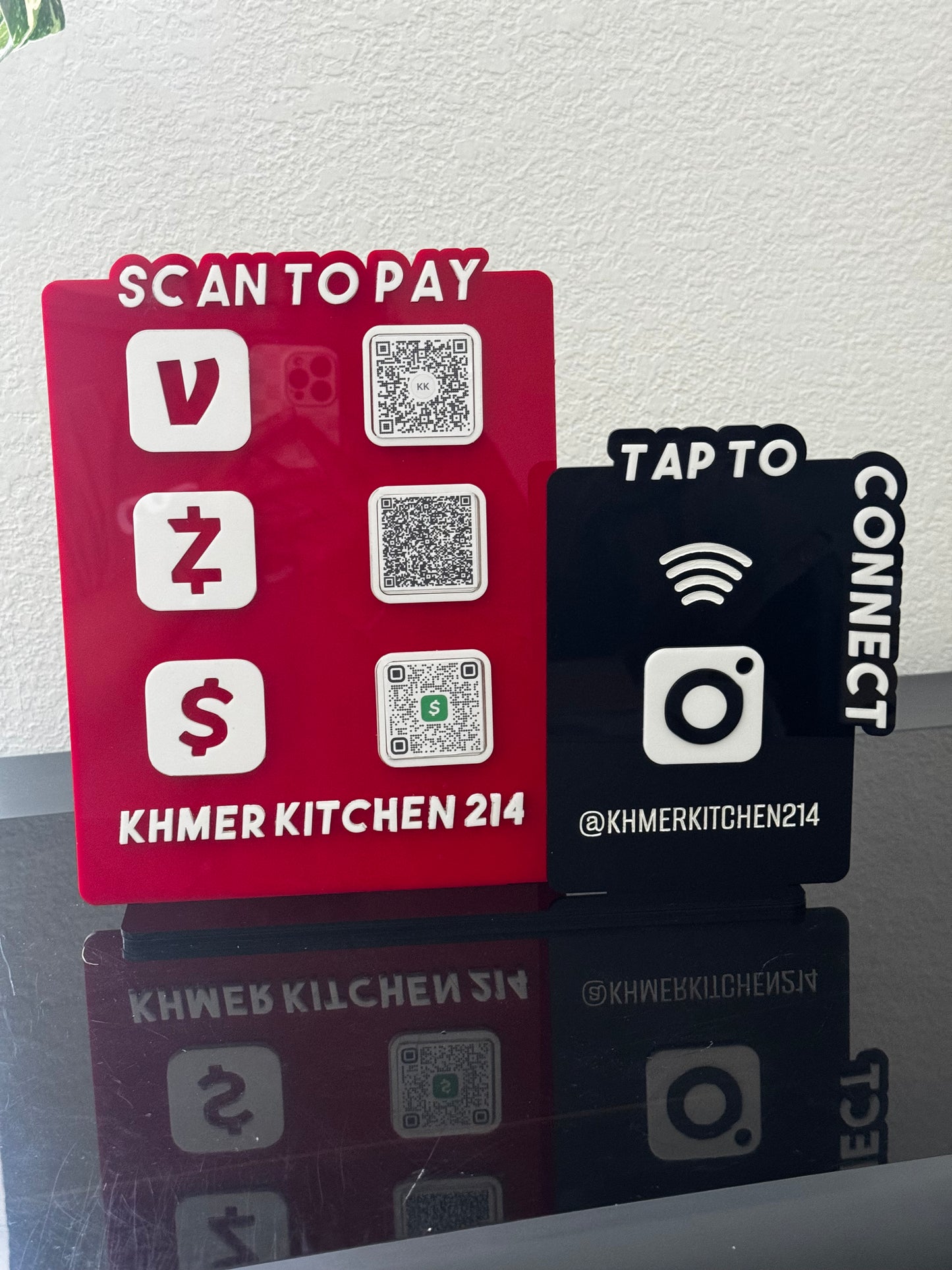 Double Social Media and Payment Stand